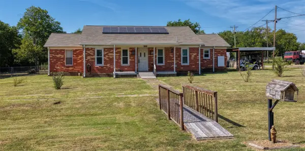 200 E Crossmain, Milford, TX 76670
