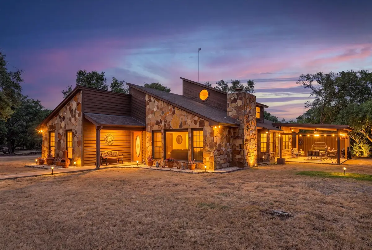 1438 Bend Of The Bosque Road, China Spring, TX 76633 - #1