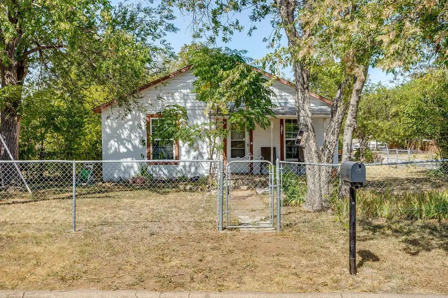 3300 31st Street, Fort Worth, TX 76106 - #2