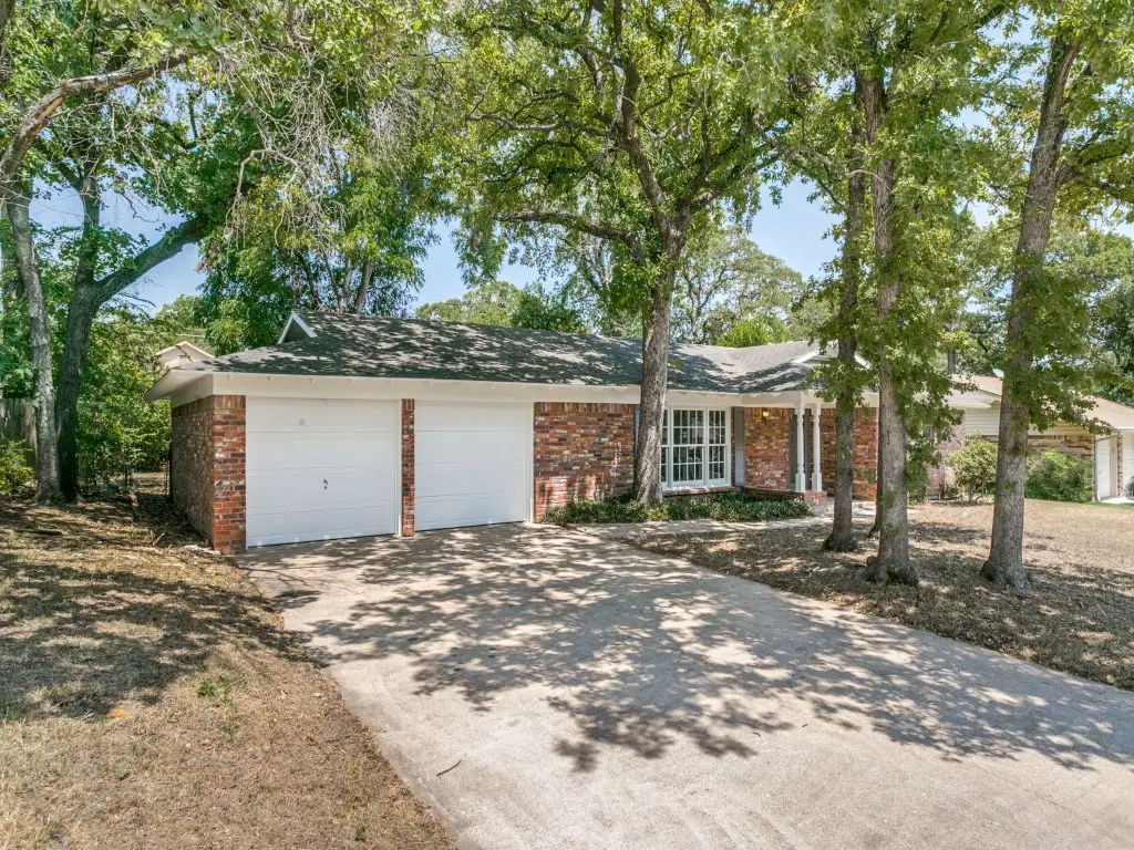 612 Forest Lane, Hurst, TX 76053 - #1