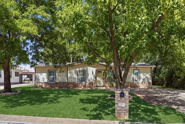 1218 Diana Drive, Arlington, TX 76011