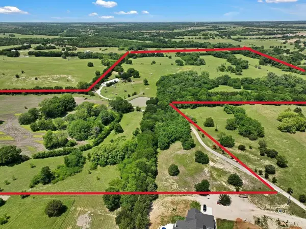 1170 Cameron Hill Drive, Van Alstyne, TX 75495