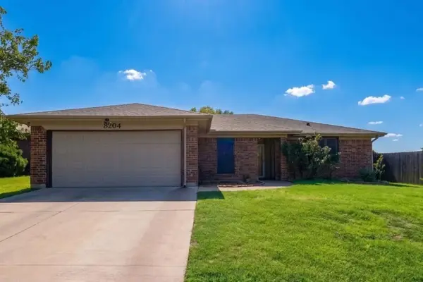 8204 Lara Lane, Watauga, TX 76148