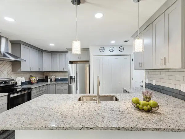 936 Elmwood Drive, Lewisville, TX 75067