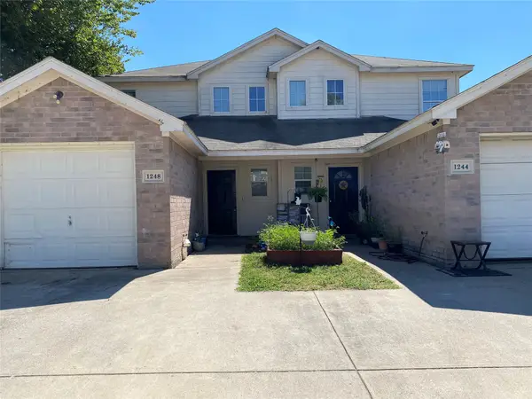 1248 Village Garden Pl Drive, Azle, TX 76020