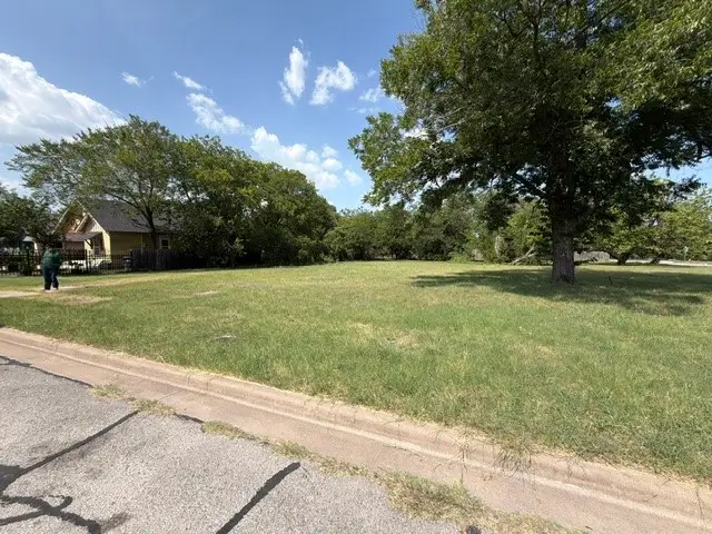 1121 Colcord Avenue, Waco, TX 76707 - #2