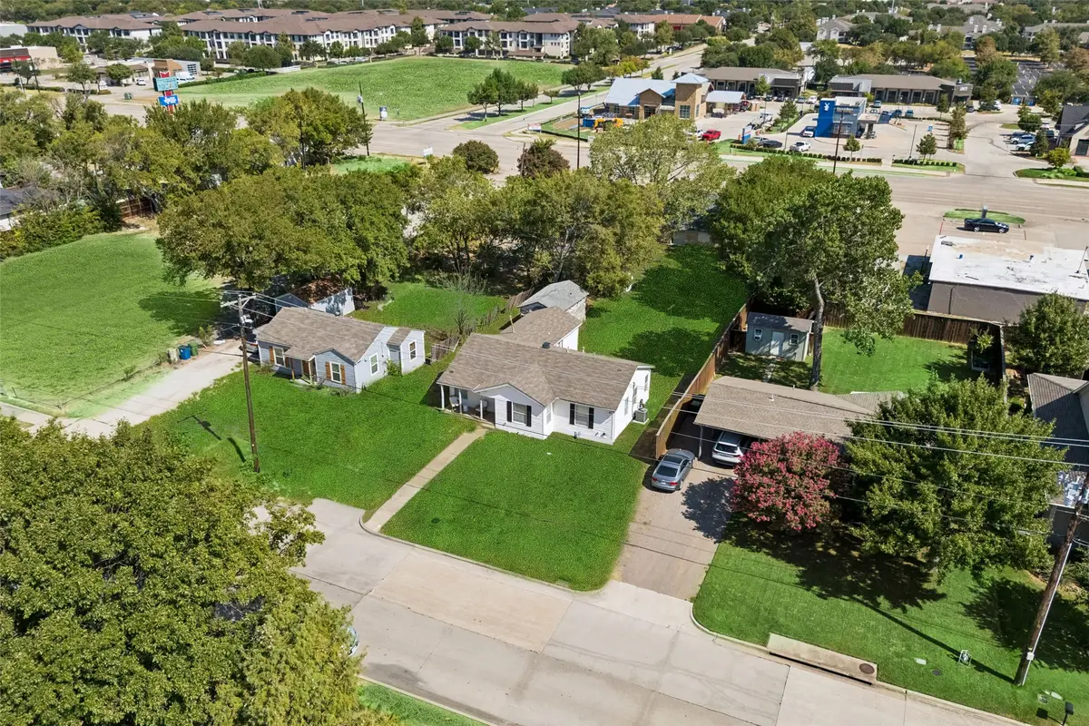 809 E Wall Street, Grapevine, TX 76051 - #1
