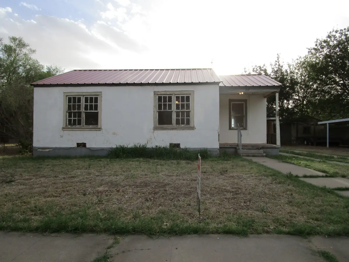 717 S 5th Street, Memphis, TX 79245 - #1