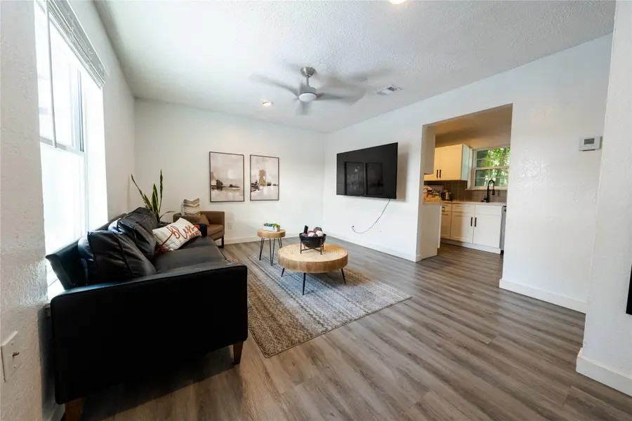 809 W Broadus Avenue, Fort Worth, TX 76115 - #2