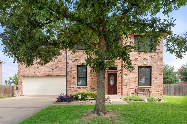 517 Zachum Drive, Arlington, TX 76002