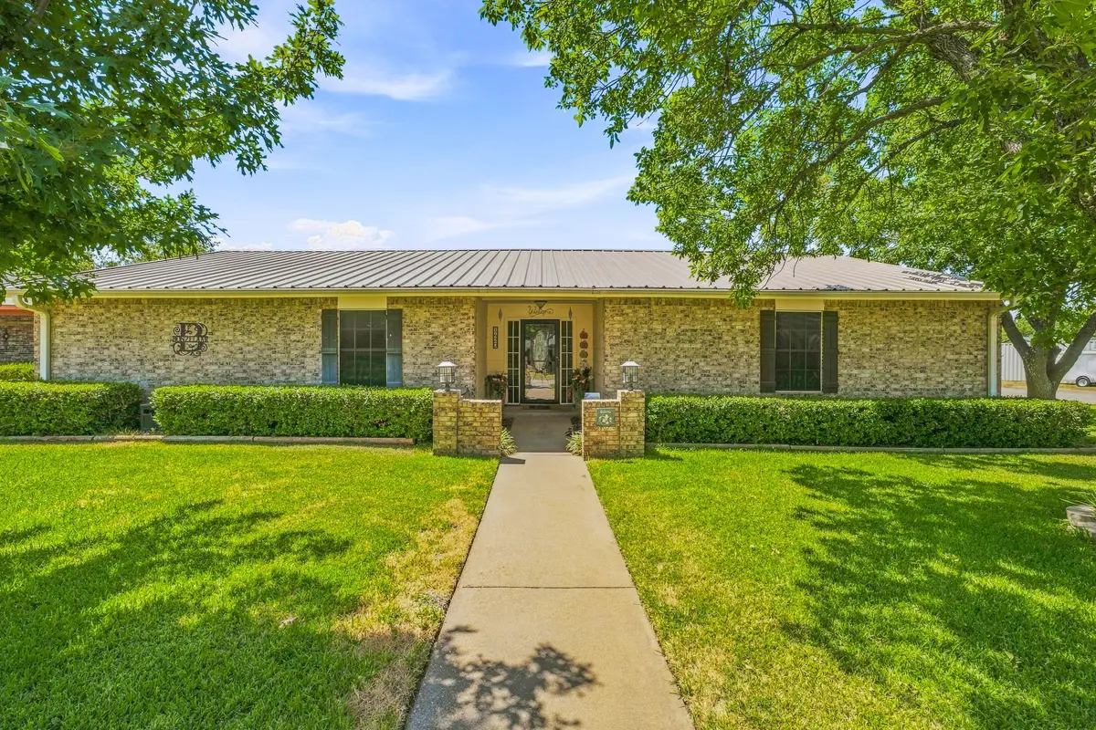 1420 Green Street, Graham, TX 76450 - #1