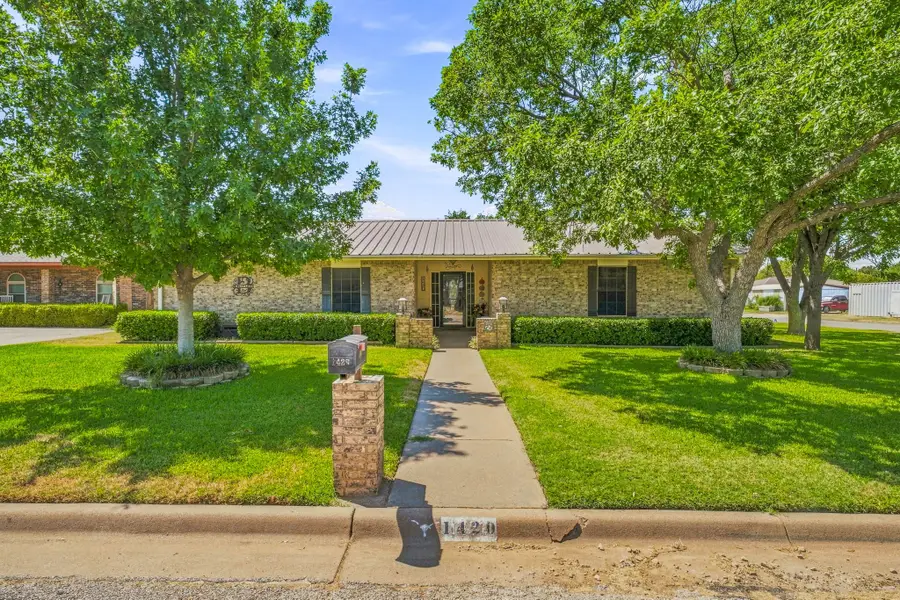 1420 Green Street, Graham, TX 76450 - #2