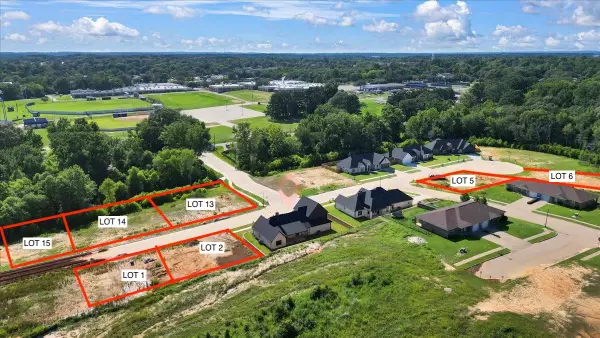 1012 Mallard Dr, Lindale, TX 75771