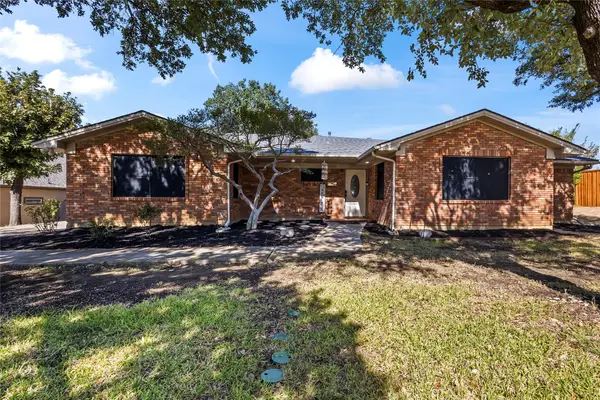 909 Robertson Road, Grand Prairie, TX 75050