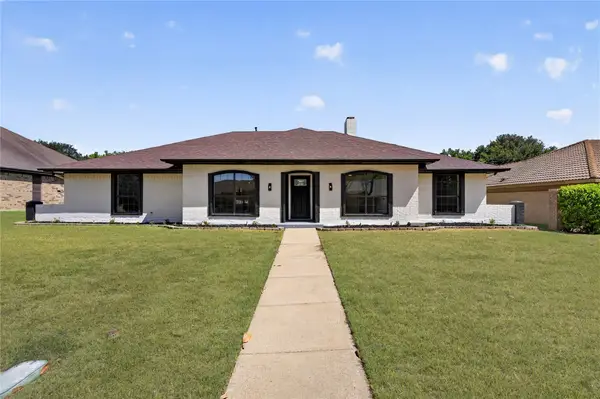 319 Hummingbird Lane, Duncanville, TX 75137