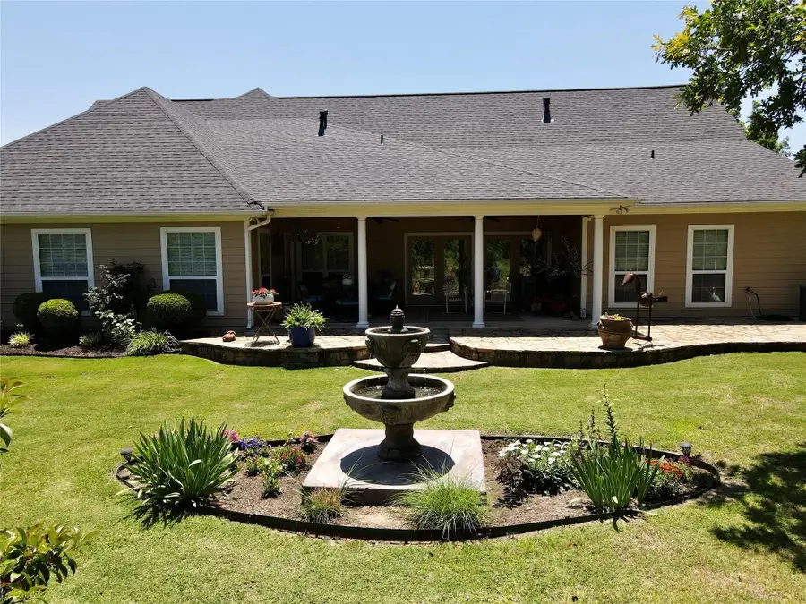 1602 Jefferson Street, Bowie, TX 76230 - #3