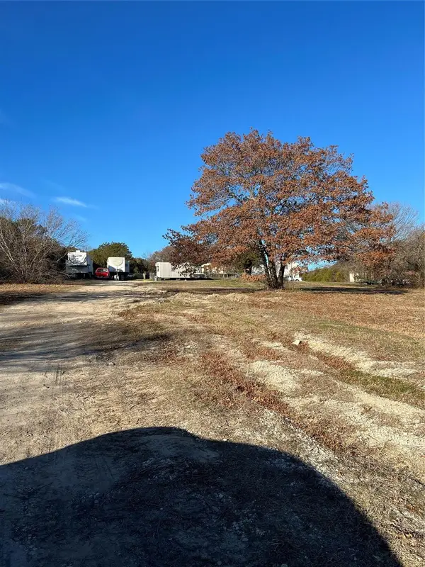 163 Edgehill Drive #H, Azle, TX 76020