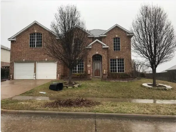 720 Candle Meadow Boulevard, DeSoto, TX 75115