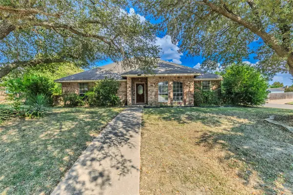 10505 Oak Creek Drive, Greenville, TX 75402