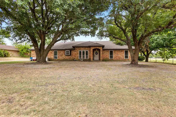 844 Fm 2194, Farmersville, TX 75442