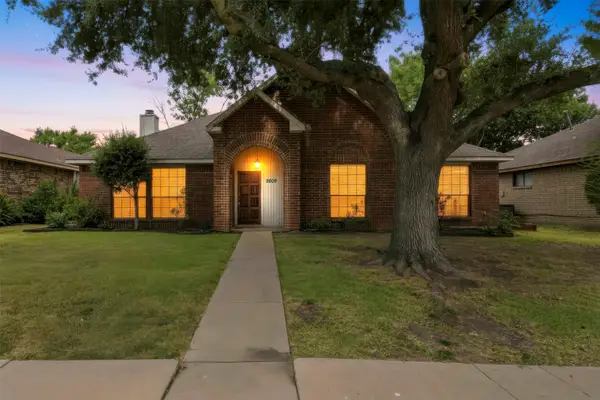 2609 Trumpet Drive, Rowlett, TX 75089