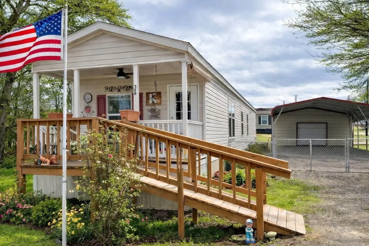 750 Waterfront Row, Quitman, TX 75783 - #1