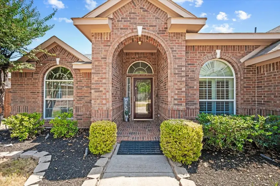 5907 Lantern Lane, Grand Prairie, TX 75052 - #3