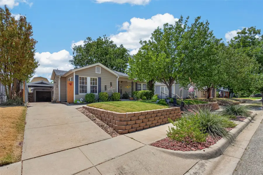 3905 Linden Avenue, Fort Worth, TX 76107 - #2