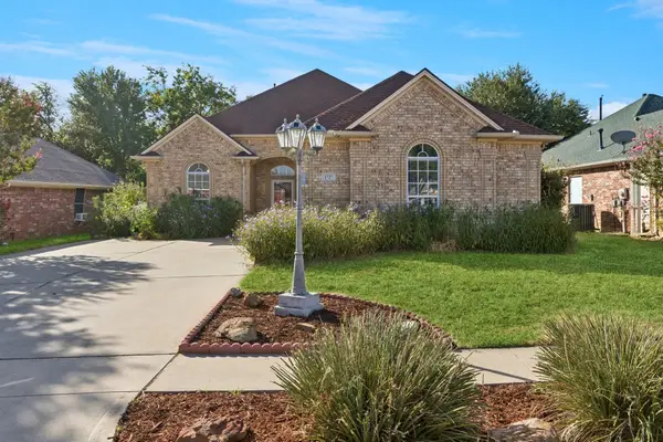1727 Ridgecrest Drive, Cleburne, TX 76033