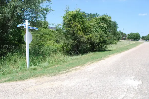 26018 Woodacre Drive, Whitney, TX 76692