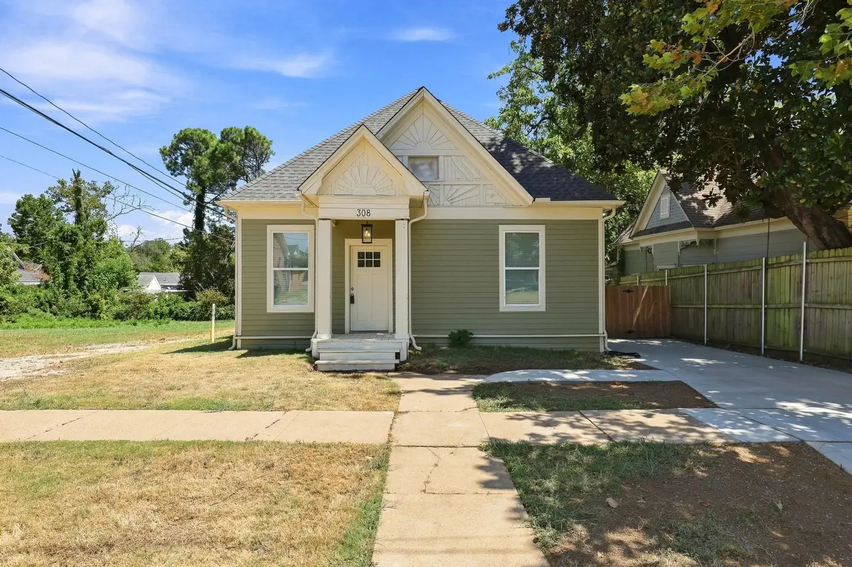 308 N 5th Avenue, Denison, TX 75021 - #1