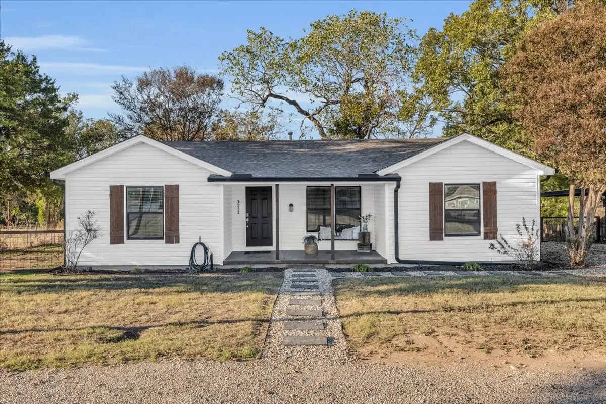 211 W Stegall Drive, Robinson, TX 76706 - #1