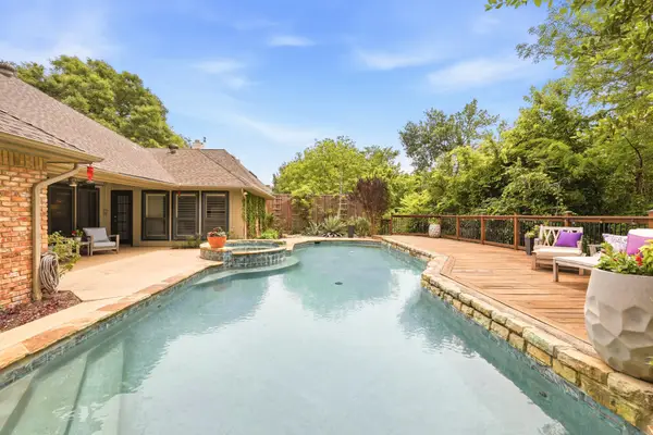 8710 Sanshire Avenue, Dallas, TX 75231