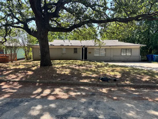 105 S Hickory Avenue, Denison, TX 75020