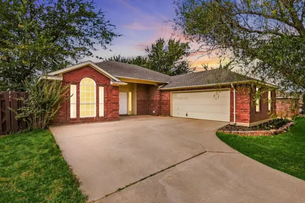208 Cory Court, Krum, TX 76249