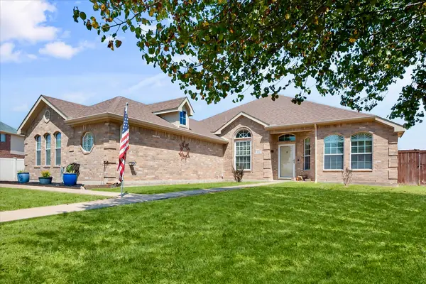 8821 Mallory Court, Midlothian, TX 76065