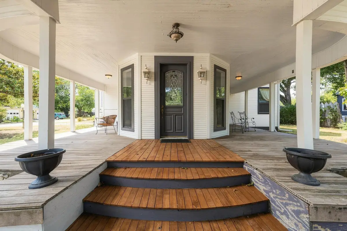 605 S Bond Street, Whitewright, TX 75491 - #1