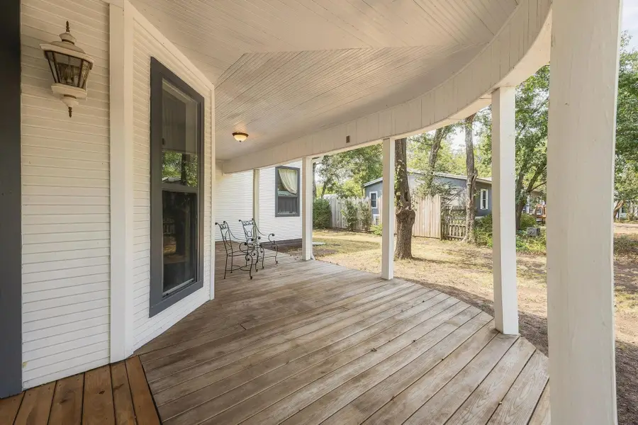 605 S Bond Street, Whitewright, TX 75491 - #3