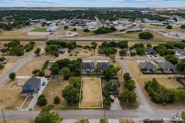 205 Garfield Street, McGregor, TX 76657