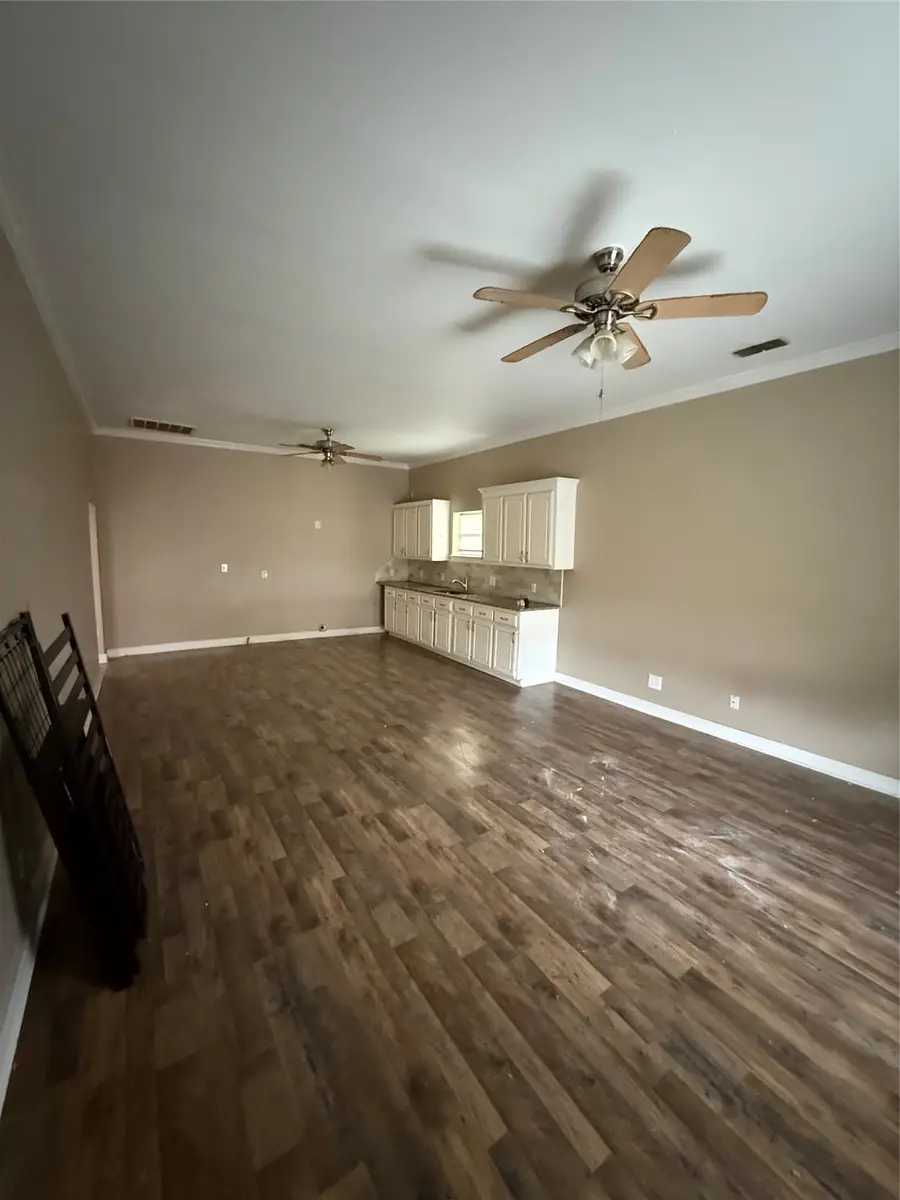 911 Elm Street, Sweetwater, TX 79556 - #3