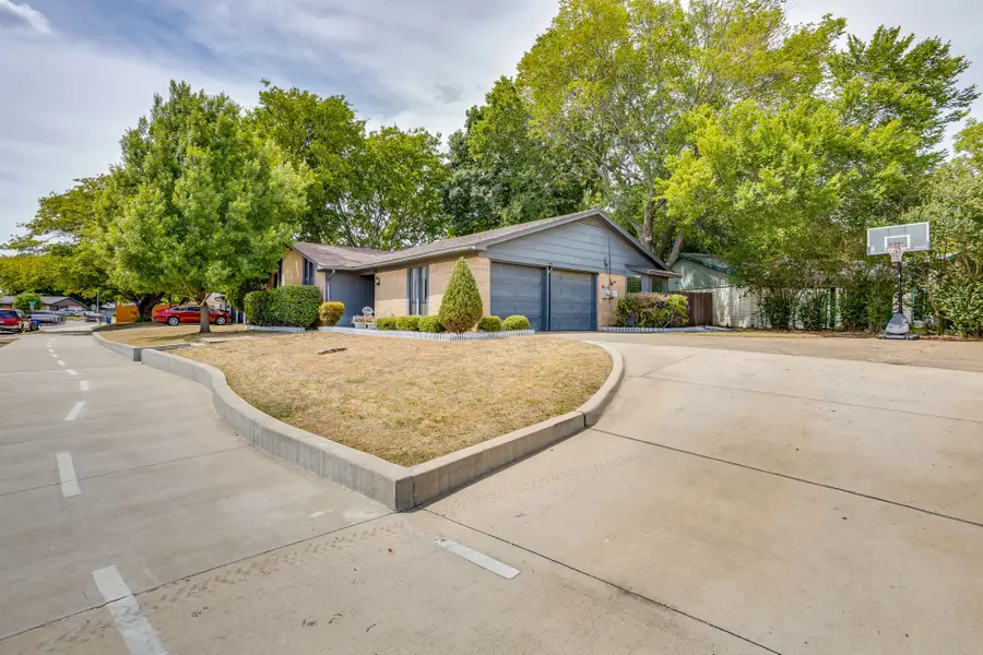 435 SE Gardens Boulevard, Burleson, TX 76028 - #3