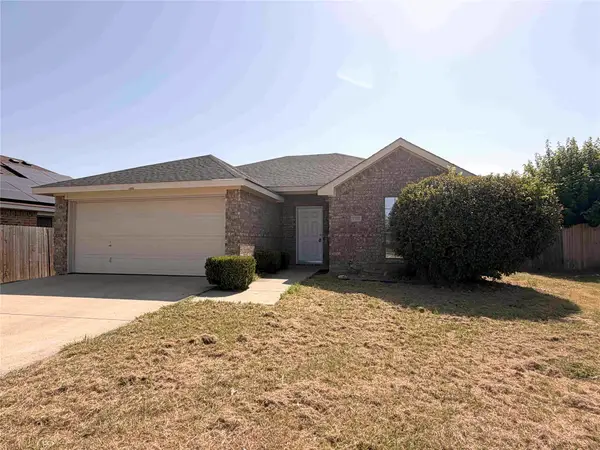 9325 Rhoni Court, Fort Worth, TX 76140