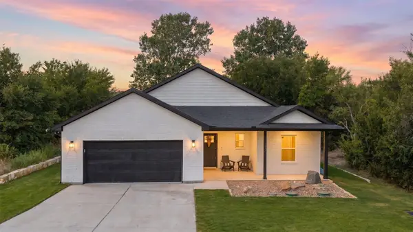 5507 Stonegate Circle, Granbury, TX 76048