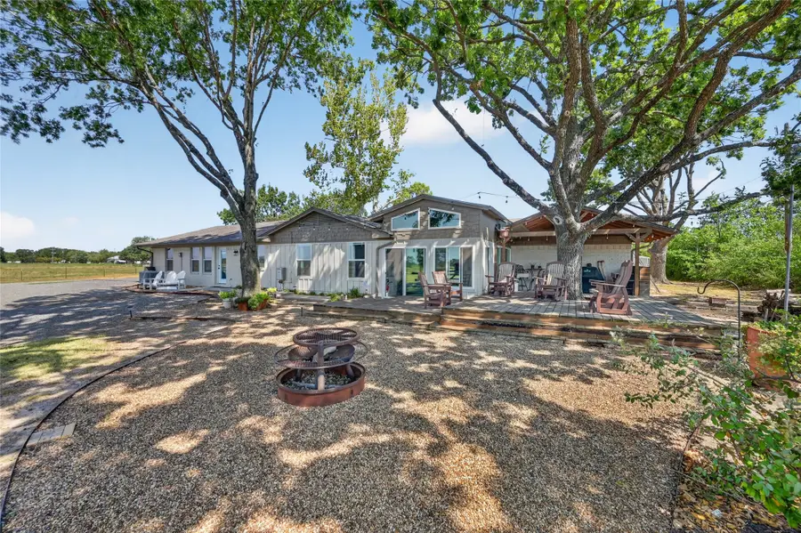 1413 W State Highway 56, Bonham, TX 75418 - #2