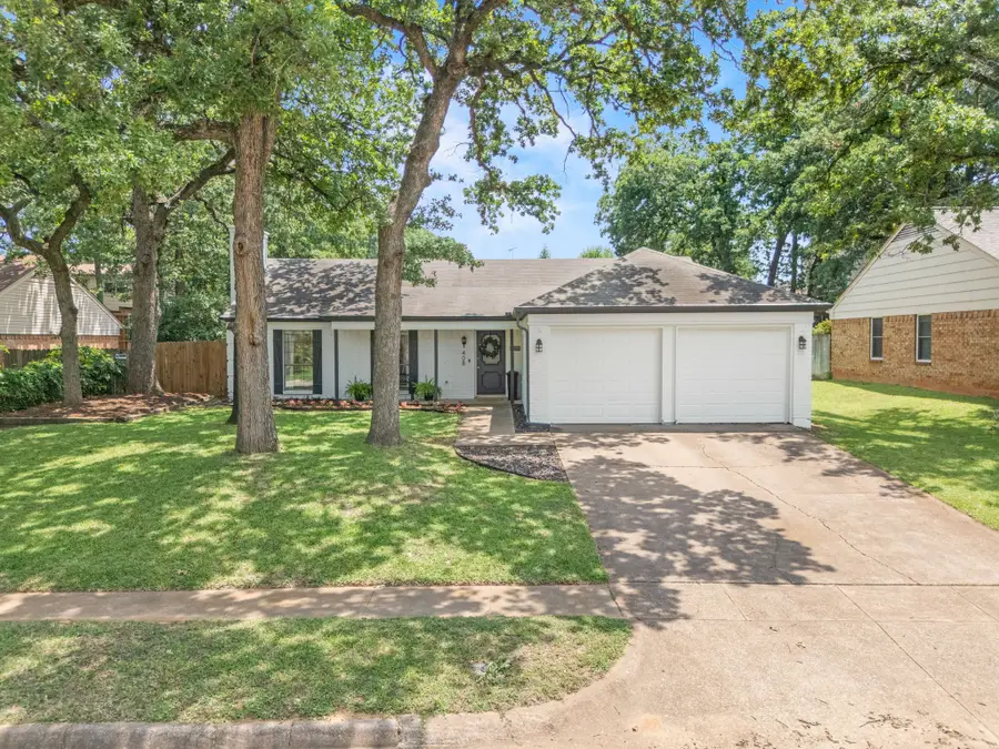 408 Thorn Wood Drive, Euless, TX 76039 - #3