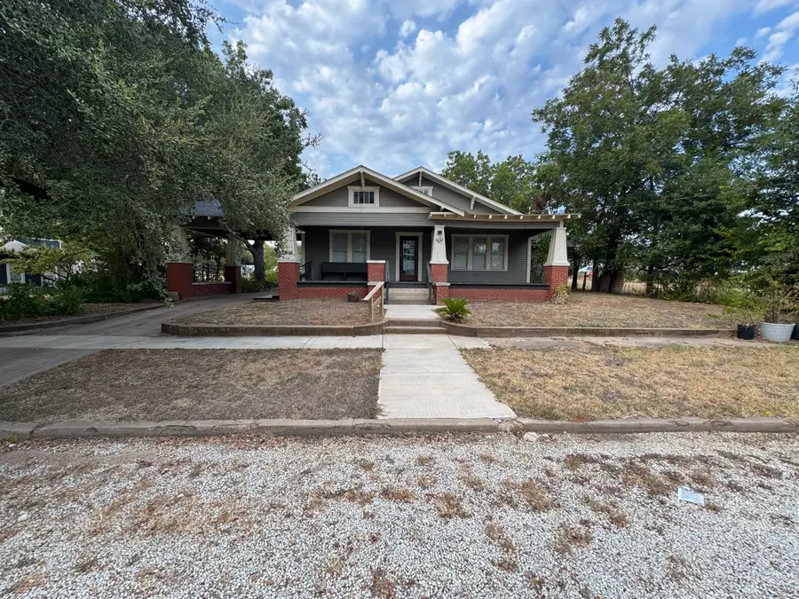410 E Main Street, Wortham, TX 76693 - #2