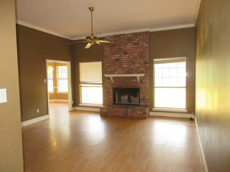 7813 Mary Ann Circle, Shreveport, LA 71107 - #3