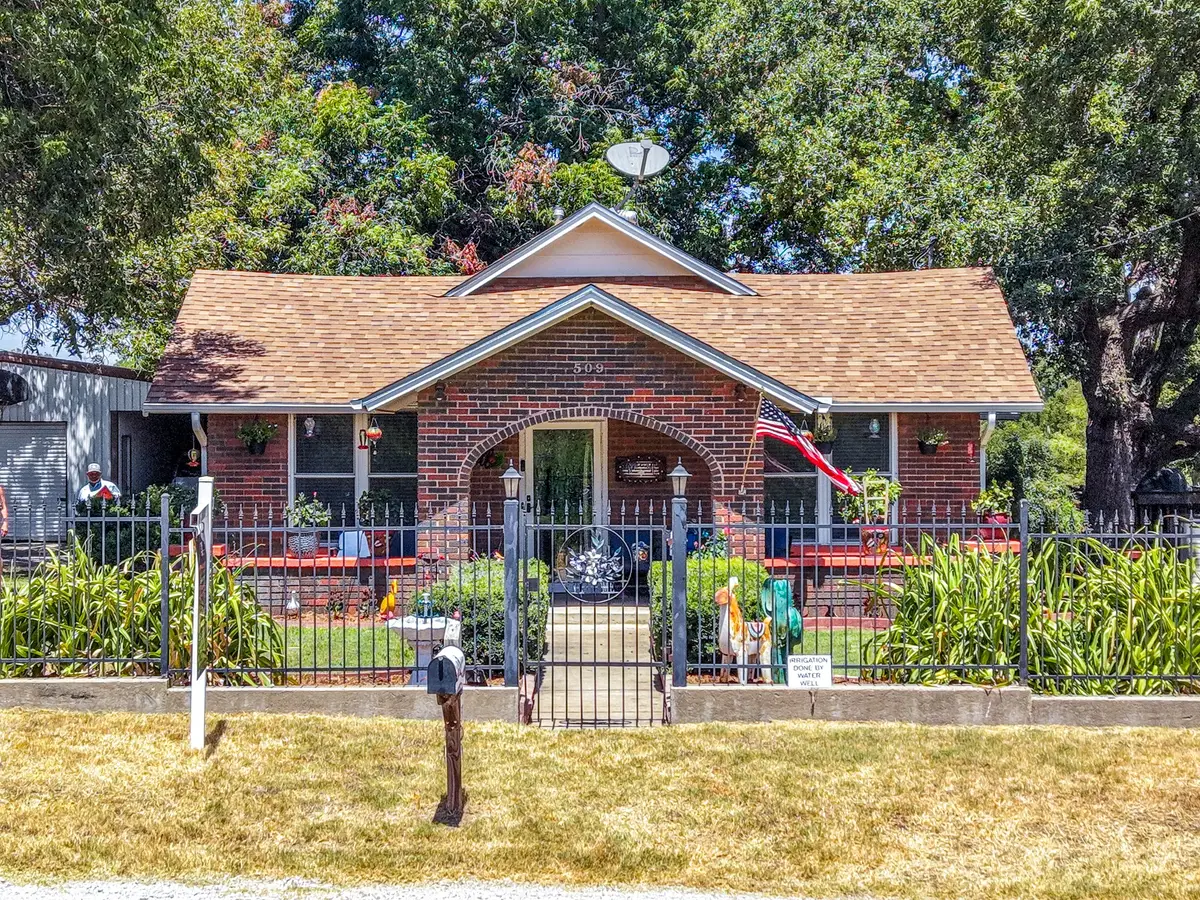 509 E Almante Avenue, De Leon, TX 76444 - #1