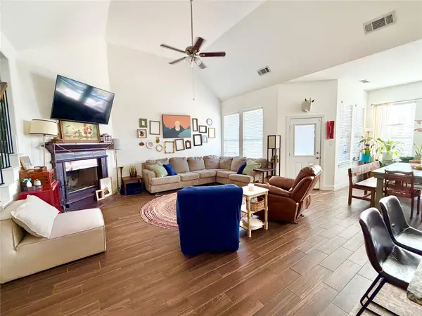 213 Flower Ridge Drive, Fort Worth, TX 76108