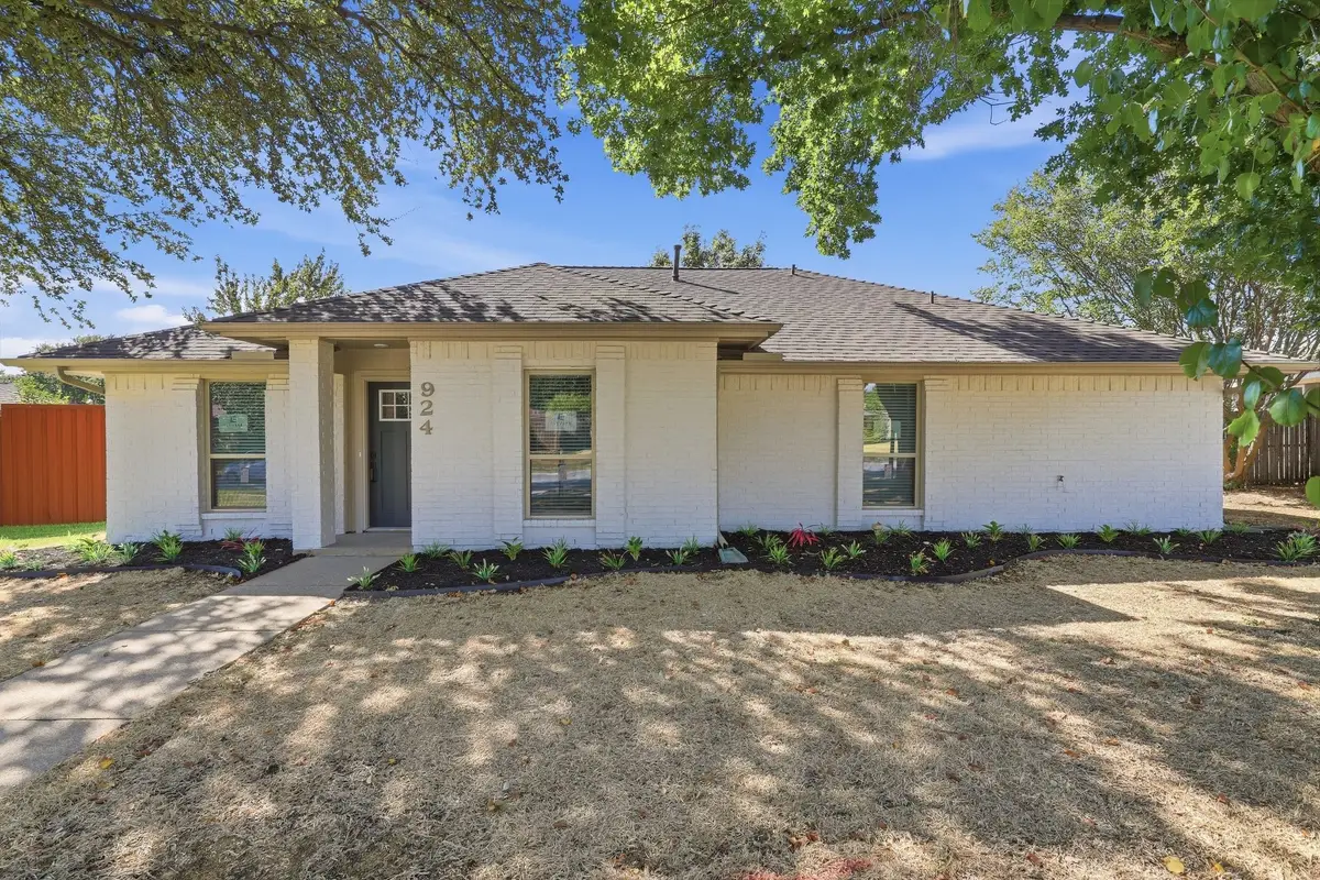 924 Edgefield Trail, Flower Mound, TX 75028 - #1